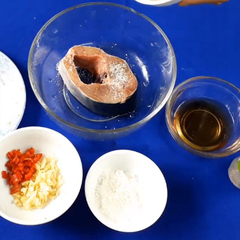 Step 1 Prepare the fish for Fish Stewed with Garlic and Chili