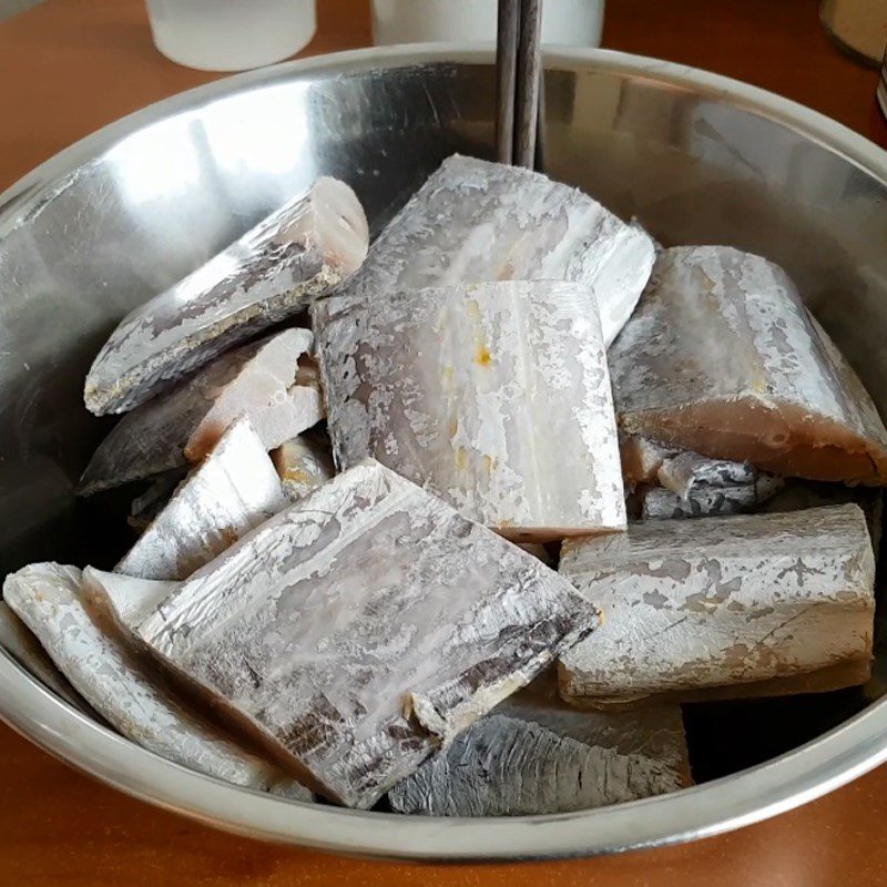 Step 1 Prepare the Barramundi Fried Barramundi with Fish Sauce