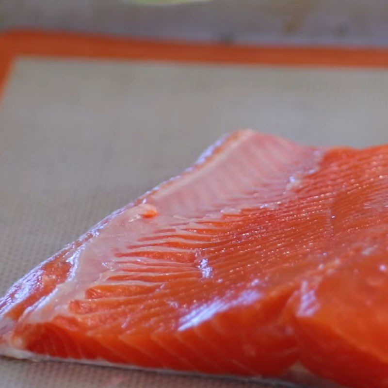 Step 1 Prepare the salmon for Salmon Fish Cake with Bell Pepper