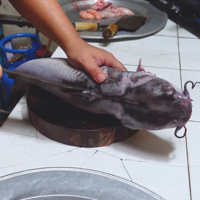 Step 1 Preparing the fish for the river catfish salad