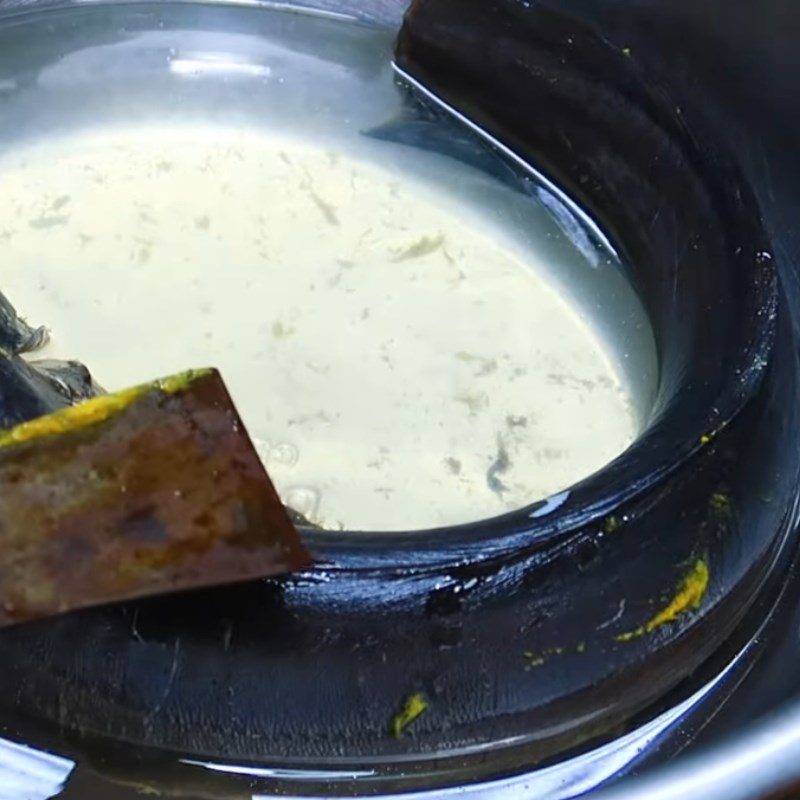 Step 1 Prepare the catfish Braised catfish with fermented soybean