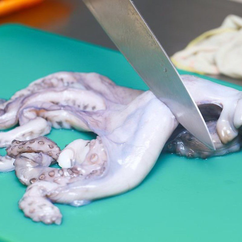 Step 1 Prepare the Octopus for Octopus Porridge