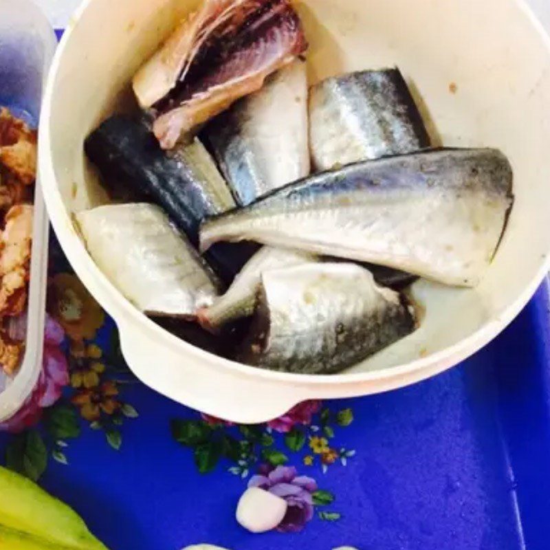 Step 1 Prepare mackerel Braised mackerel with starfruit