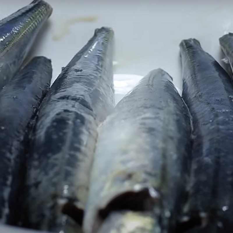 Step 1 Prepare the mackerel to avoid fishy smell Braised mackerel with tomatoes