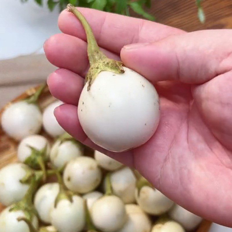 Step 1 Preparing eggplant for Pickled Eggplant (Recipe shared from TikTok Cooking with TasteVN)