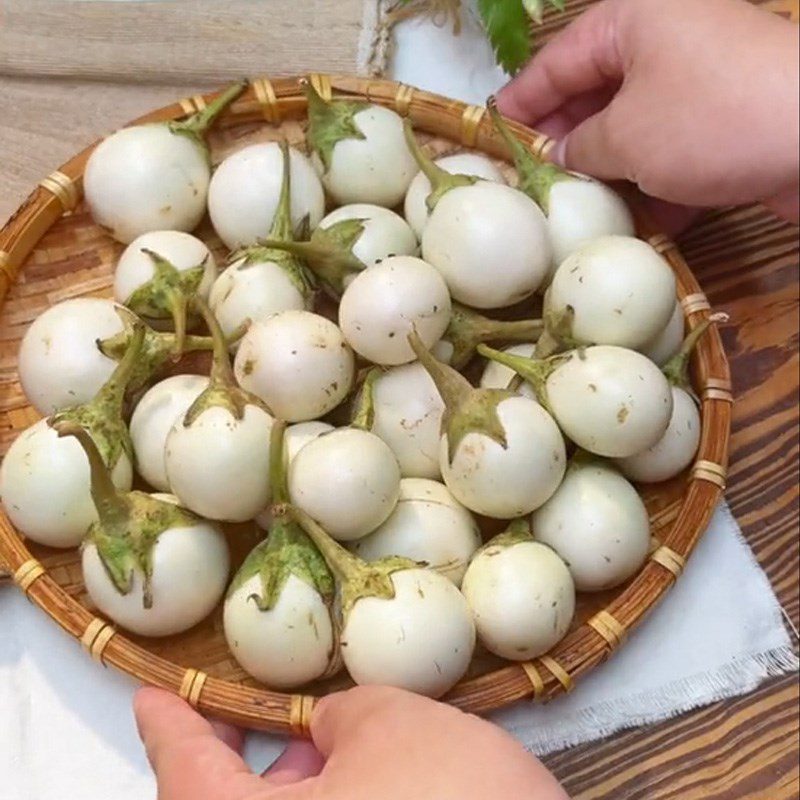 Step 1 Preparing eggplant for Pickled Eggplant (Recipe shared from TikTok Cooking with TasteVN)