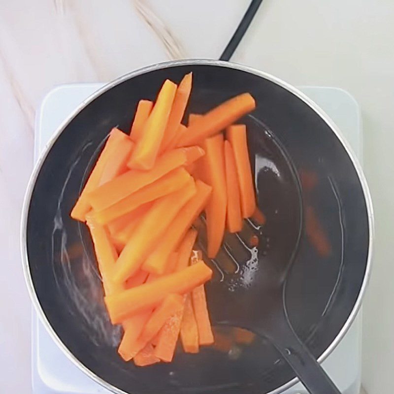 Step 1 Prepare the carrots for carrot chips