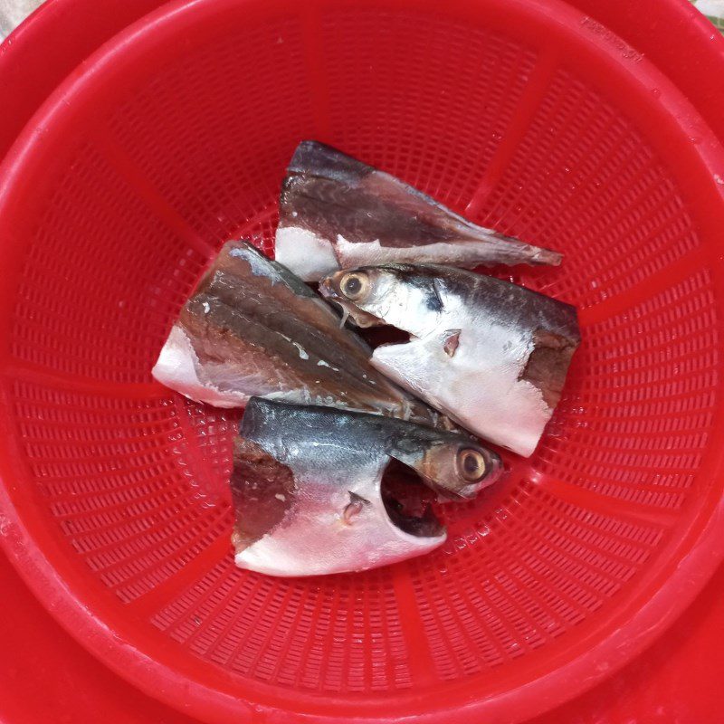 Step 1 Prepare snakehead fish for Sour Fish Soup