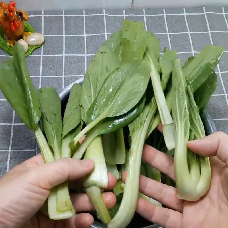 Step 1 Prepare the bok choy Stir-fried Bok Choy with King Oyster Mushrooms