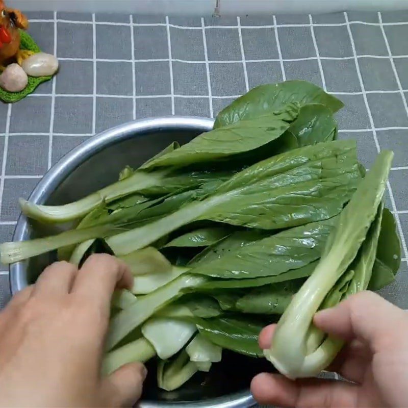 Step 1 Prepare the bok choy Stir-fried Bok Choy with King Oyster Mushrooms