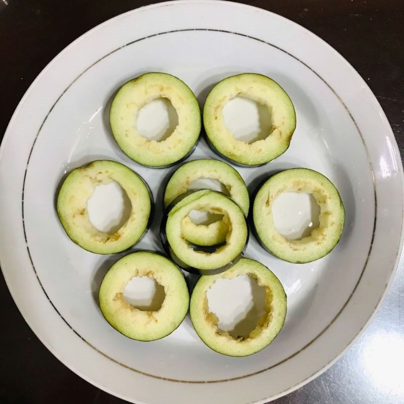 Step 1 Prepare the eggplant Fried eggplant with eggs