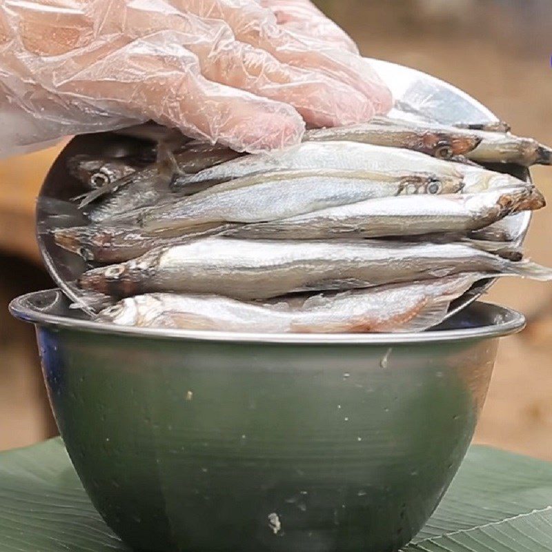 Step 1 Prepare fish eggs Grilled Salt and Chili Fish Eggs