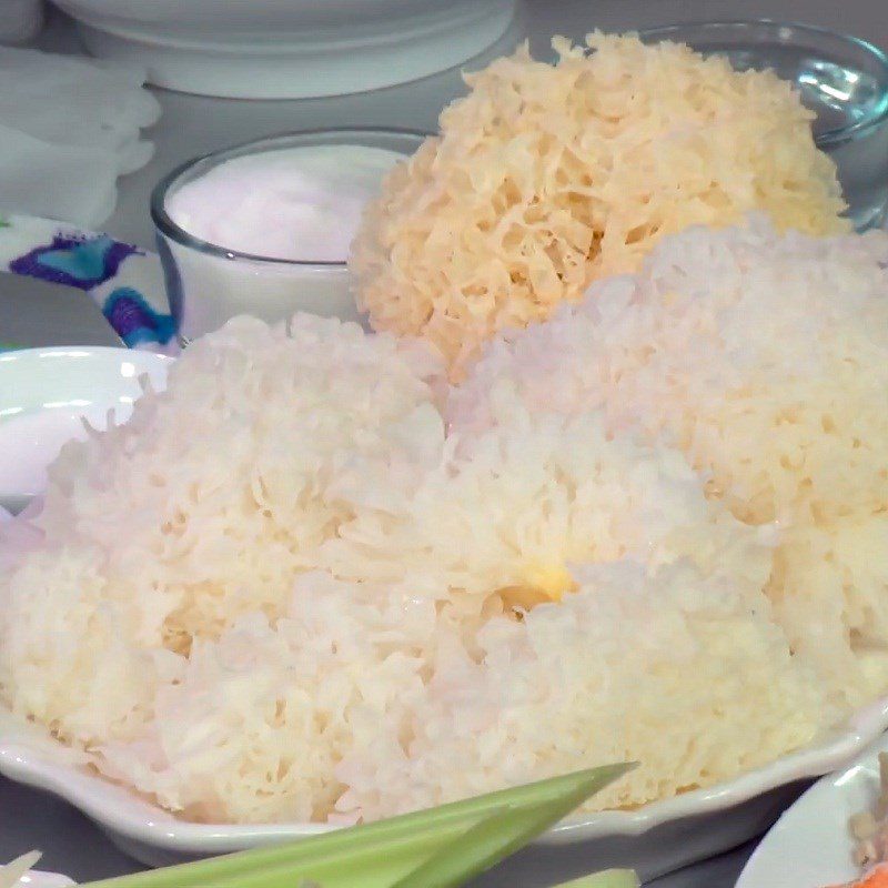 Step 2 Prepare various vegetables for Snow Mushroom Salad with Shrimp, Pork, and Lotus Stem