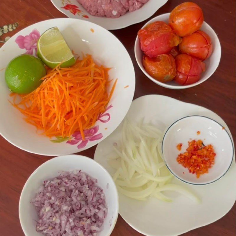 Step 1 Prepare the vegetables for Xíu mại to eat with bread