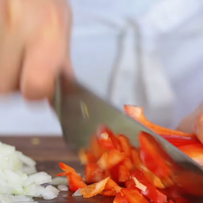 Step 3 Prepare various vegetables Salmon and bell pepper