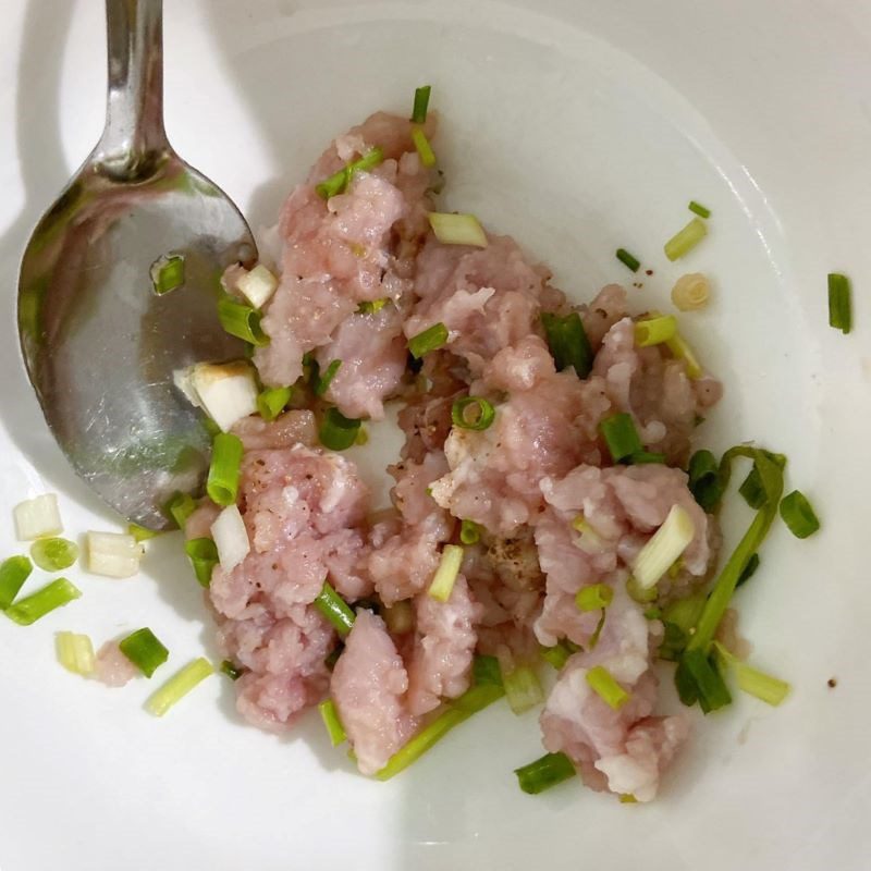 Step 1 Prepare the ingredients for minced pork tomato soup