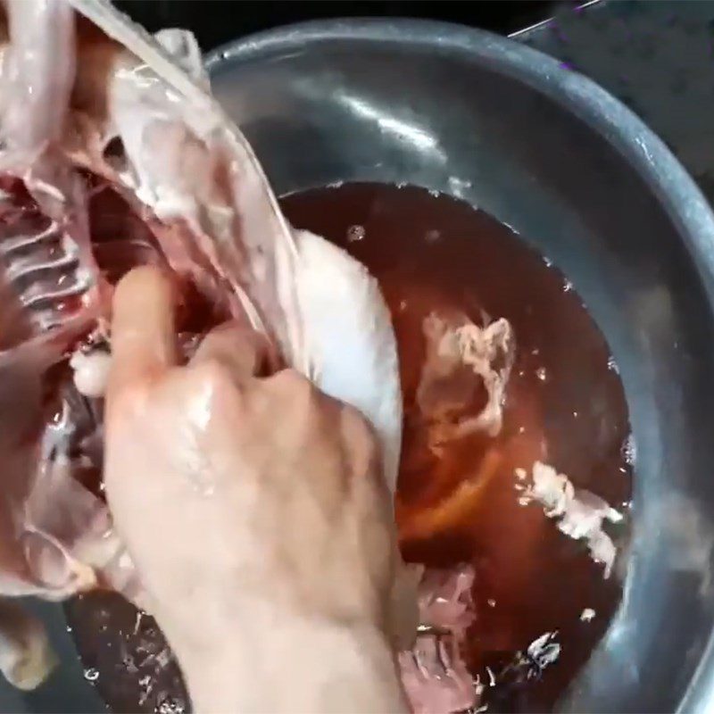 Step 1 Prepare the ingredients for Chicken Lotus Seed Soup