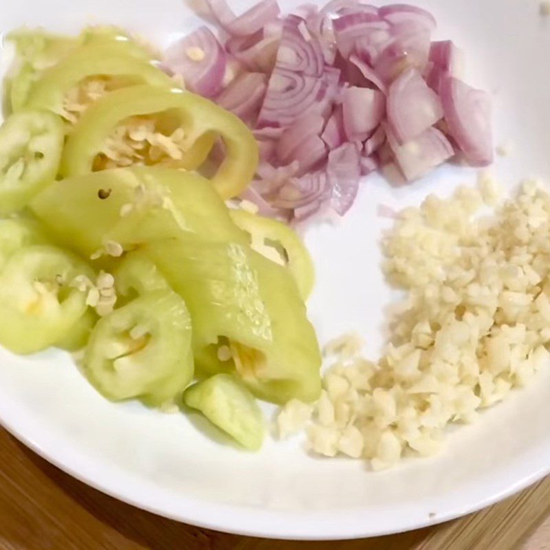 Step 1 Prepare the ingredients for Salt and Chili Fried Tofu