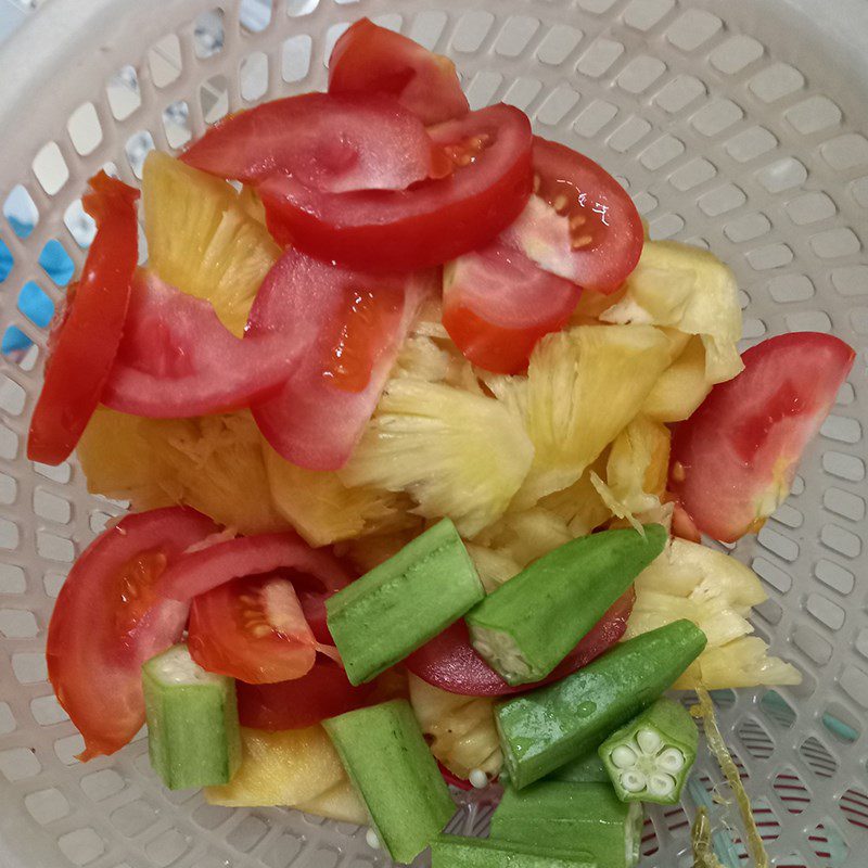 Step 1 Prepare the ingredients for Sour Mackerel Soup