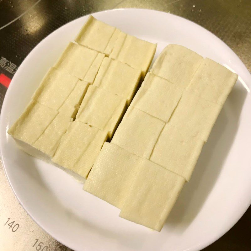 Step 1 Prepare the ingredients for Eggplant stir-fried with tofu and pork