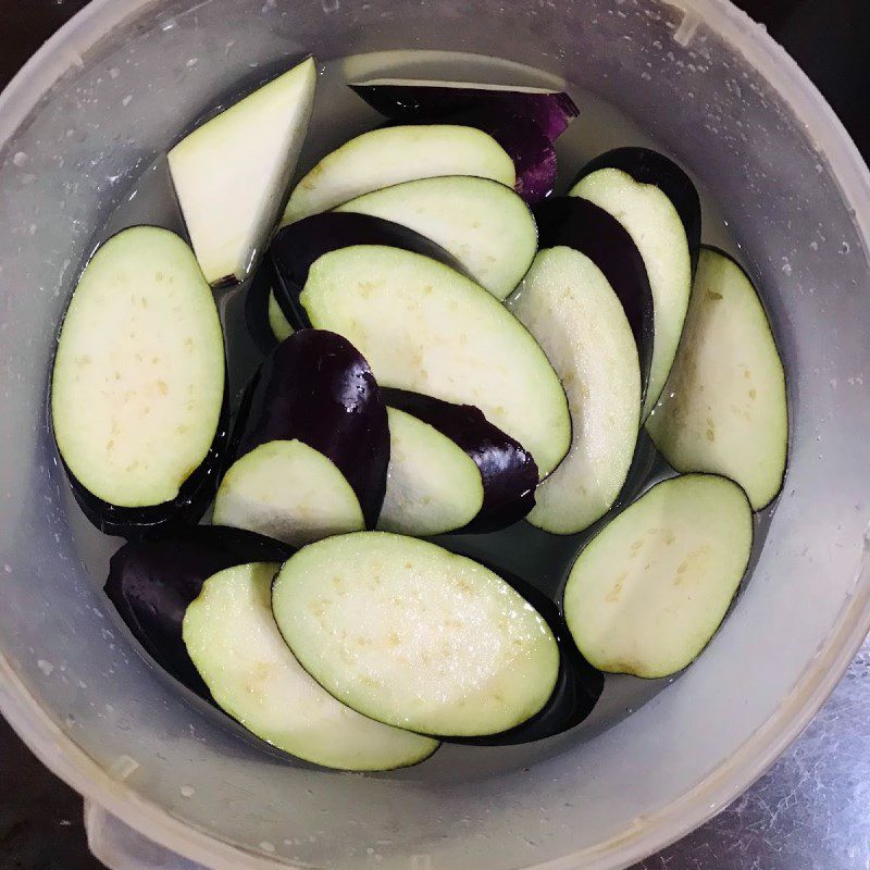 Step 1 Prepare the ingredients Fried Eggplant with Scallion Oil