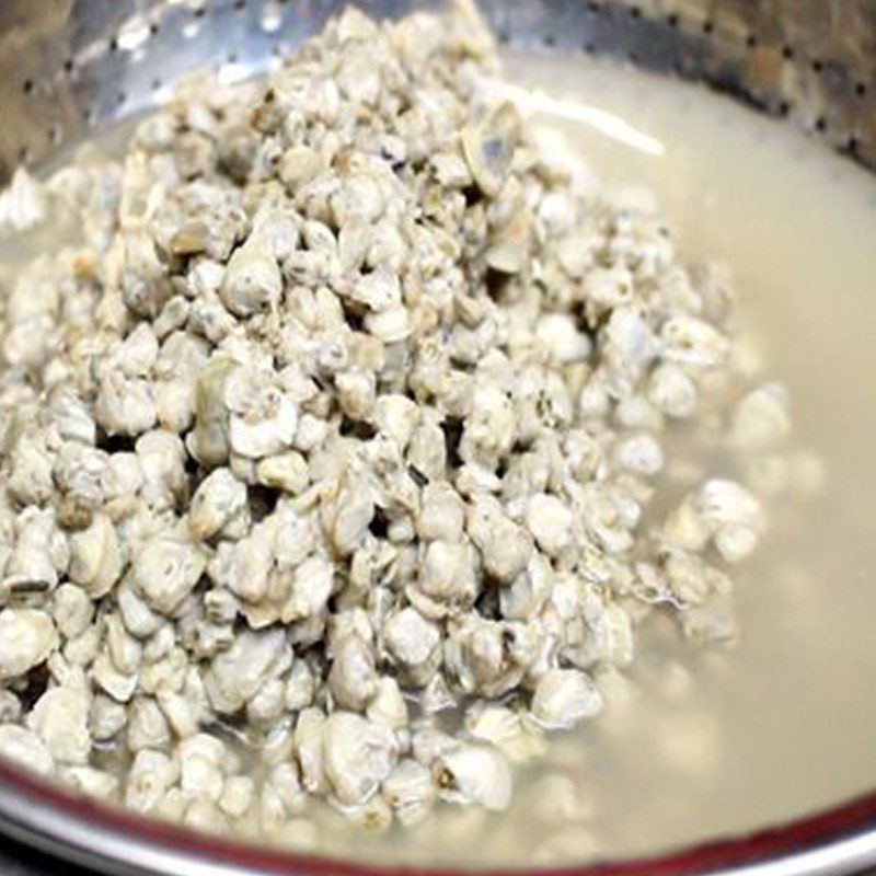 Step 1 Prepare the ingredients for Clam Soup with Water Spinach