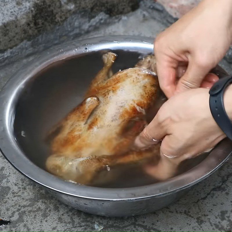 Step 1 Prepare the ingredients for Stir-fried Duck with Vietnamese Coriander