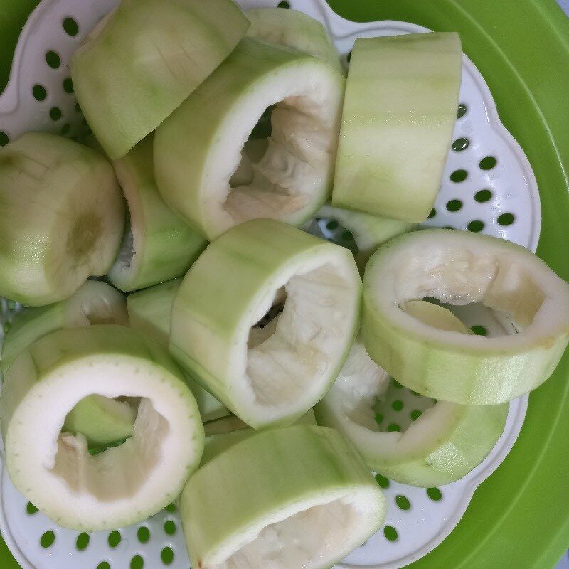 Step 1 Prepare the Ingredients for Steamed Stuffed Gourd