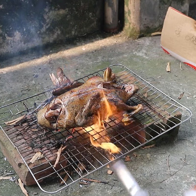 Step 1 Prepare the ingredients for Stir-fried Duck with Vietnamese Coriander