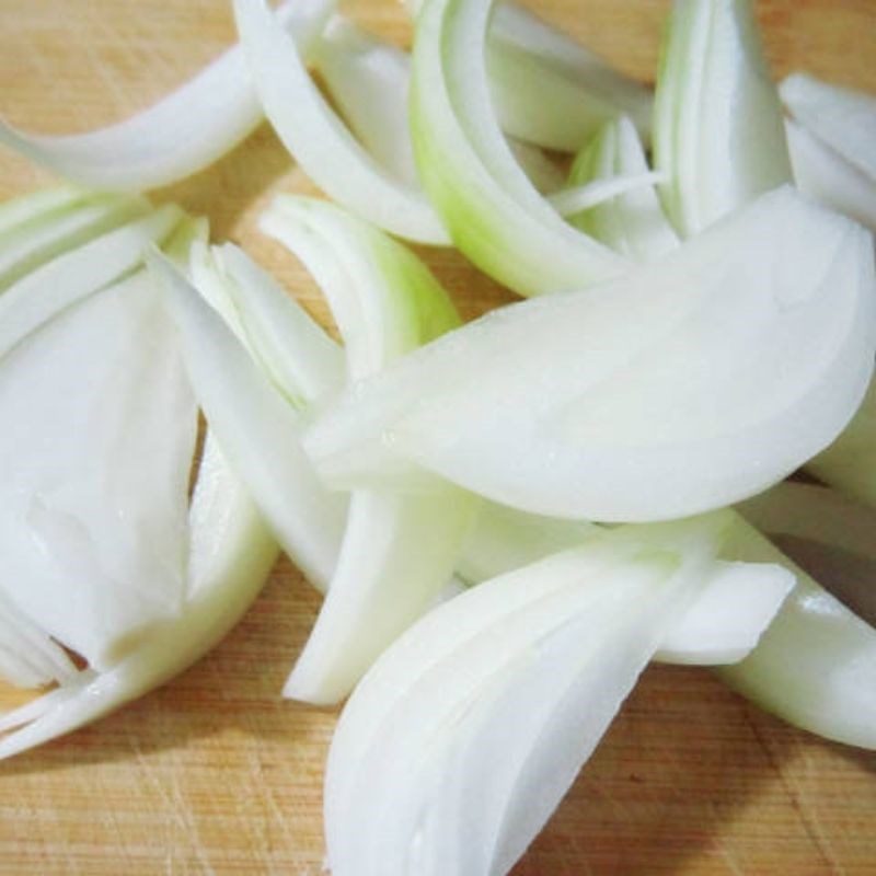 Step 1 Prepare the ingredients Beef stir-fried with onion and tomato