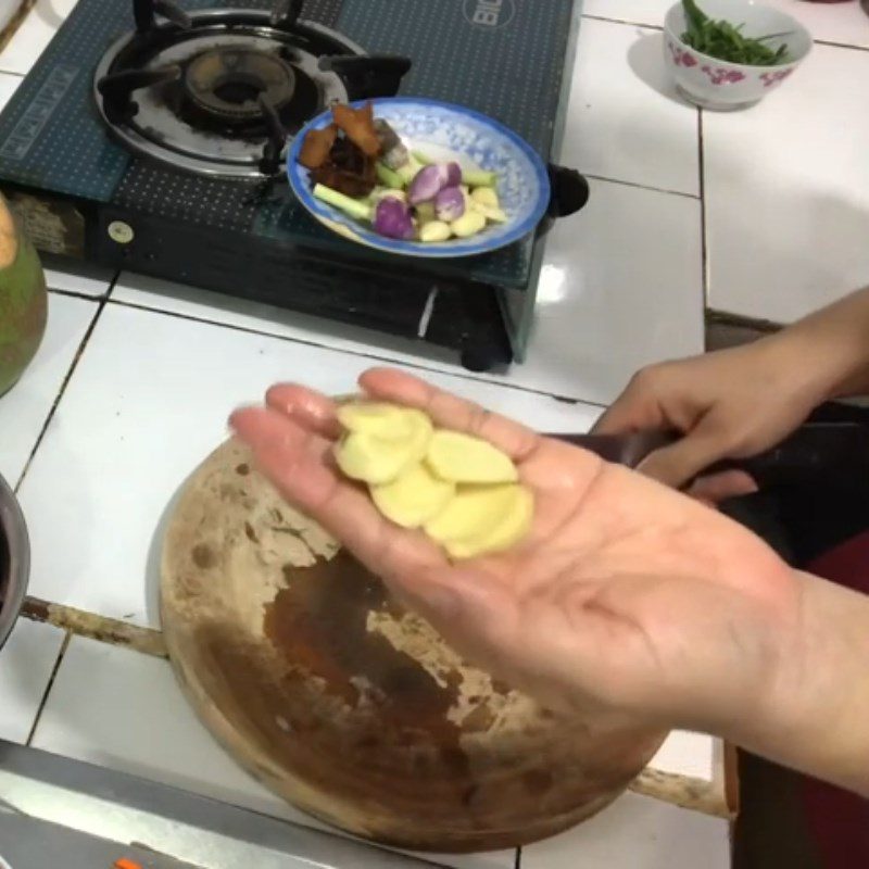 Step 1 Prepare the ingredients for Braised Duck with Vegetables