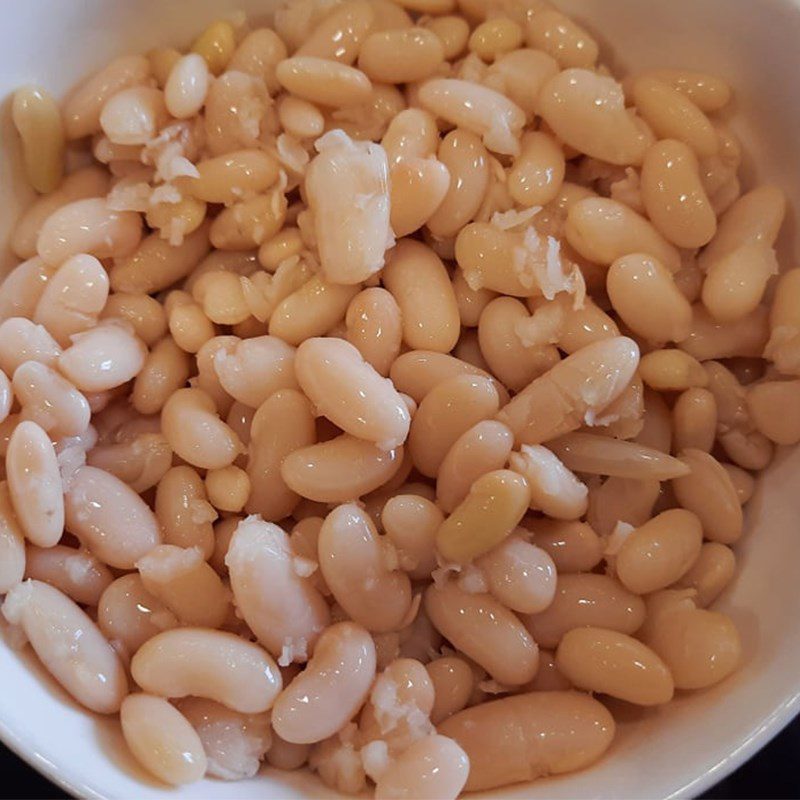 Step 1 Prepare the ingredients Lamb stew with white beans in tomato sauce