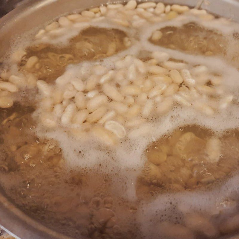 Step 1 Prepare the ingredients Lamb stew with white beans in tomato sauce