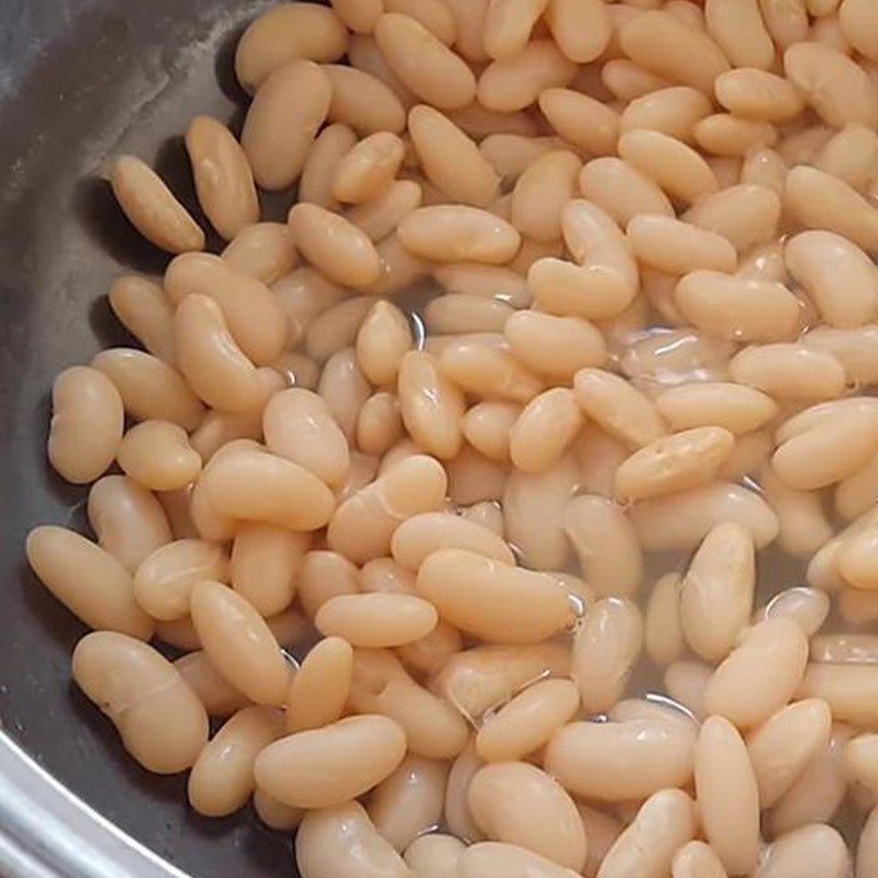 Step 1 Prepare the ingredients Lamb stew with white beans in tomato sauce