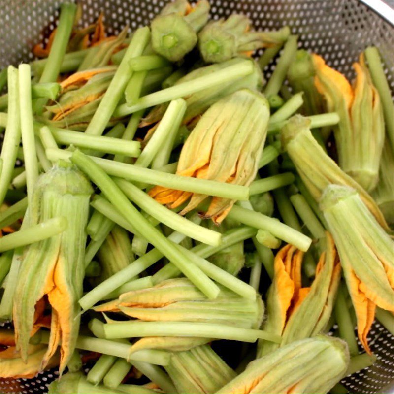 Step 1 Prepare the ingredients for Stuffed Bottle Gourd Soup with Snakehead Fish