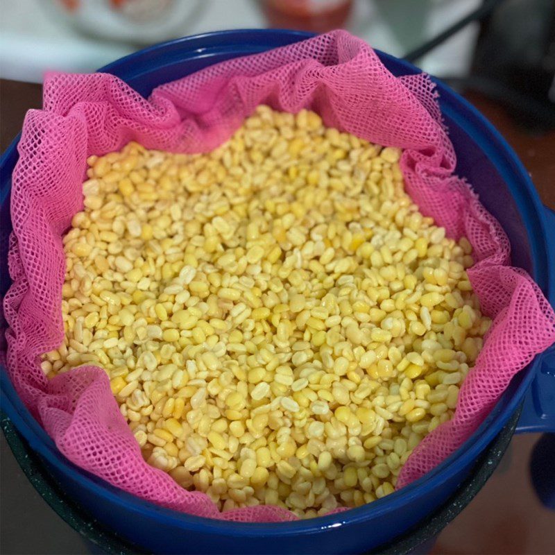 Step 1 Prepare the ingredients for the orange cake - mung bean filled fried cake