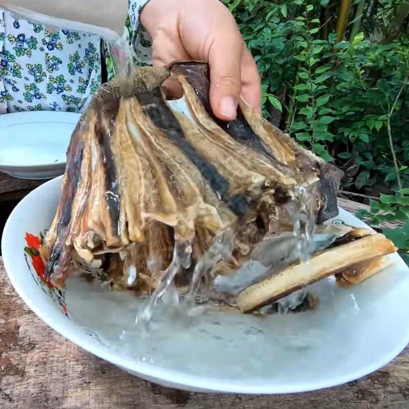 Step 1 Prepare the ingredients for dried stingray with garlic and chili