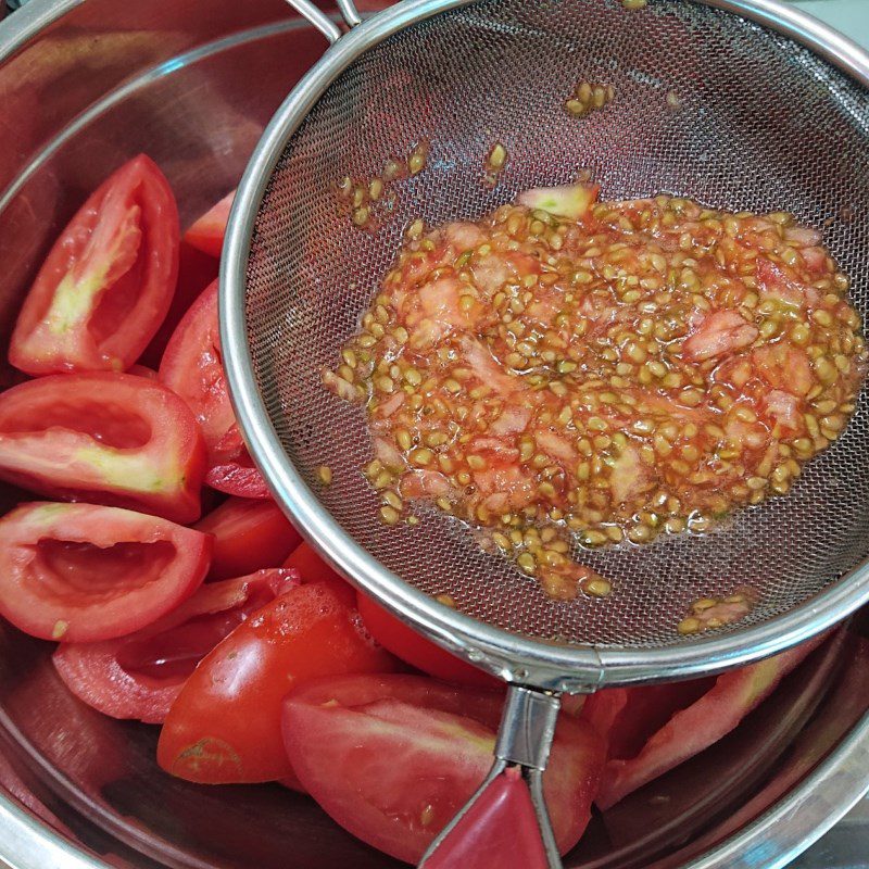 Step 1 Prepare the ingredients for Mackerel with tomatoes using a pressure cooker (Recipe shared by a user)