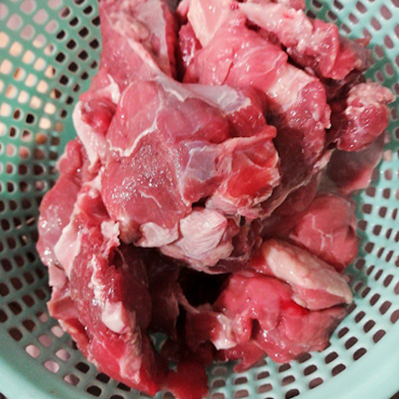 Step 1 Prepare the ingredients for Beef Stew with Bread