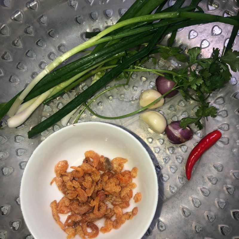 Step 1 Prepare the ingredients for Stir-fried green beans with dried shrimp