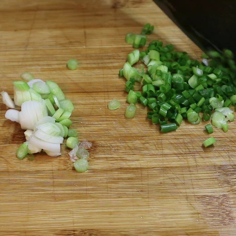 Step 1 Prepare the ingredients for Stir-fried Frog with Lemongrass and Chili Curry