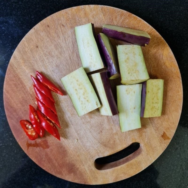 Step 1 Prepare the ingredients for Mắm kho with linh fish sauce