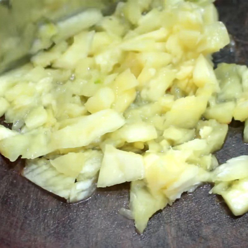 Step 1 Preparing the ingredients for vegetarian dipping sauce