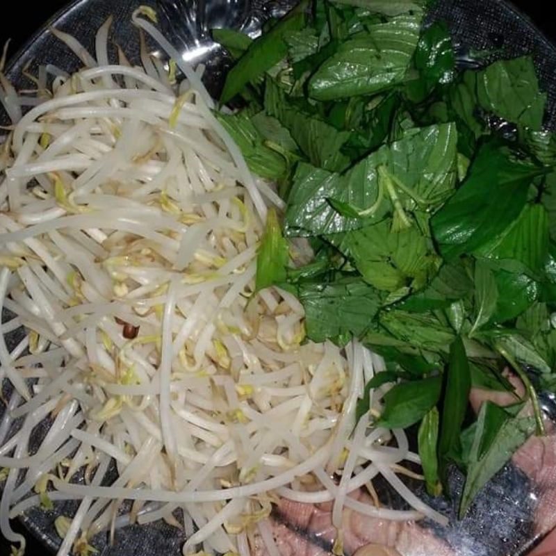 Step 1 Prepare the ingredients for the meat-filled rice paper rolls