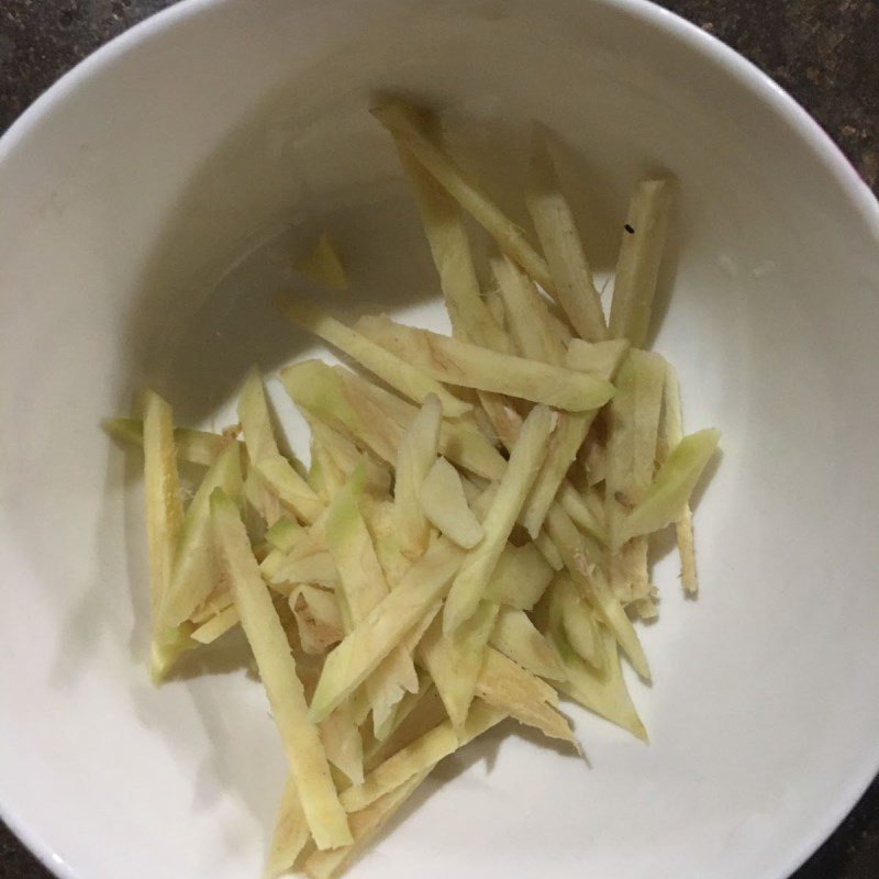 Step 1 Prepare the ingredients for Ginger Lemon Tea