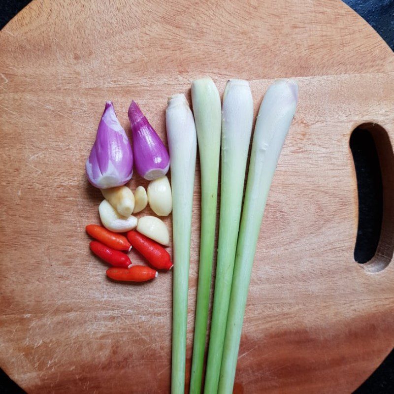 Step 1 Prepare the ingredients for Stir-fried Duck with Lemongrass and Chili