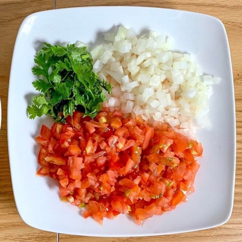 Step 1 Prepare the ingredients for Grilled Chicken Noodles with Tomato Sauce