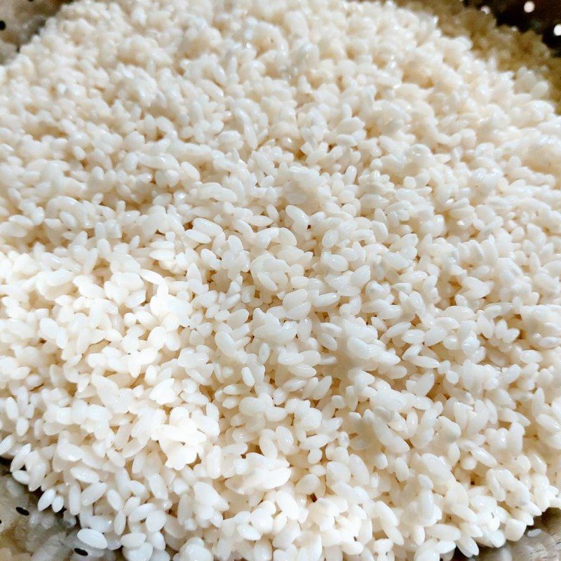 Step 1 Prepare the ingredients for Coconut Milk Peanut Sticky Rice