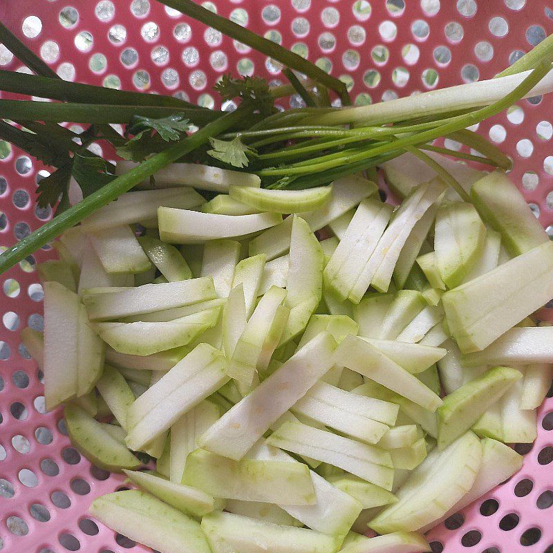 Step 1 Prepare the ingredients for Fresh Shrimp Melon Soup