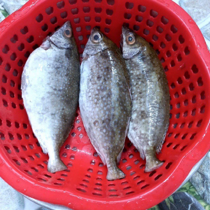 Step 1 Prepare the ingredients for Sour Fish Soup